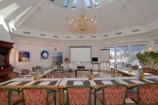 Tagungsraum Pavillon im Alpenhotel Tiefenbach Tagungsraum Pavillon im Alpenhotel Tiefenbach